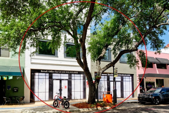 Primary Photo Of 416-420 12th St W, Bradenton General Retail For Sale