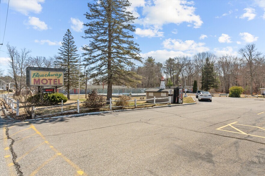 More Photos Of 82 Beach Rd, Salisbury Hospitality For Sale