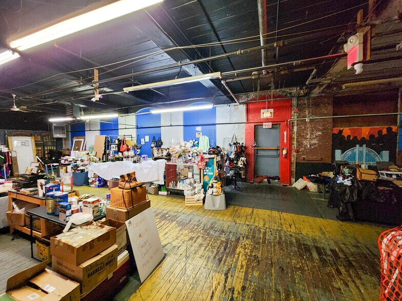 More Photos Of 460 Globe St, Fall River Showroom For Sale