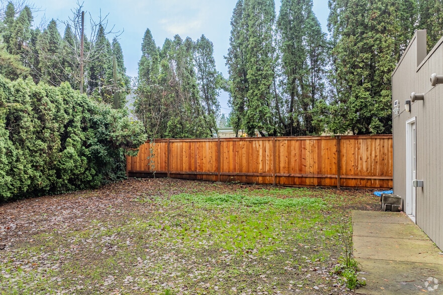 More Photos Of 2816 NE Halsey St, Portland Storefront Retail Residential For Sale