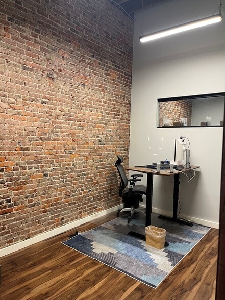 More Photos Of 4914 Charlotte Pike, Nashville Storefront For Lease