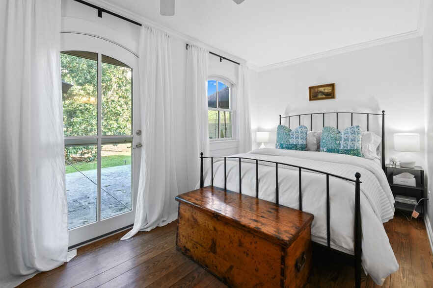 More Photos Of 204 Lawson St, Hot Springs Hotel For Sale