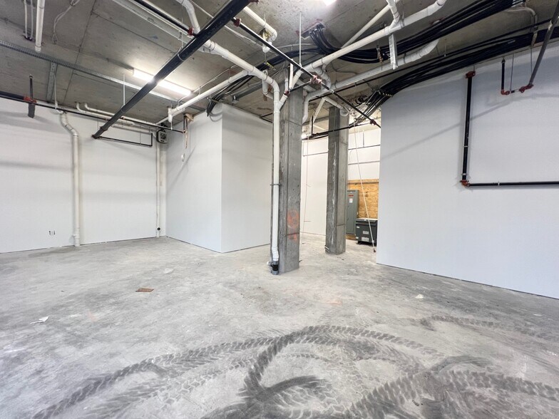 More Photos Of 139 Christopher Columbus Dr, Jersey City Apartments For Lease