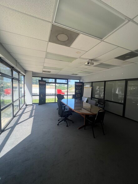 More Photos Of 155 Woolco Dr, Marietta Warehouse For Lease