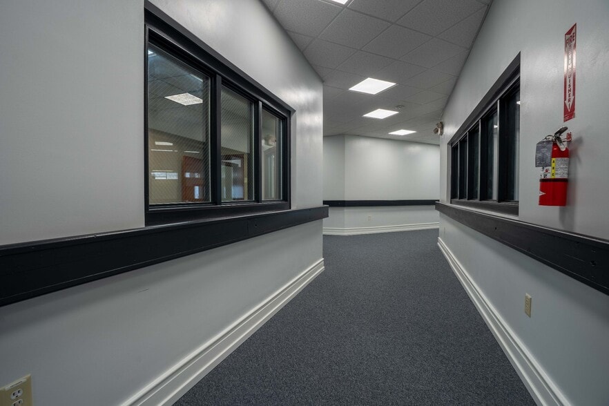 More Photos Of 8160 Regent Pky, Fort Mill Flex For Lease