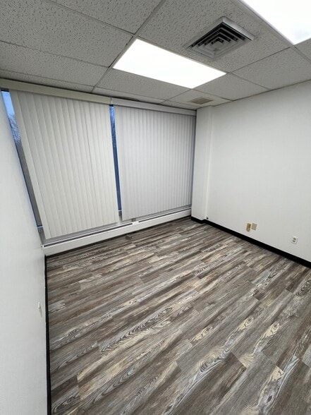 More Photos Of 26300 Euclid Ave, Cleveland Office For Lease