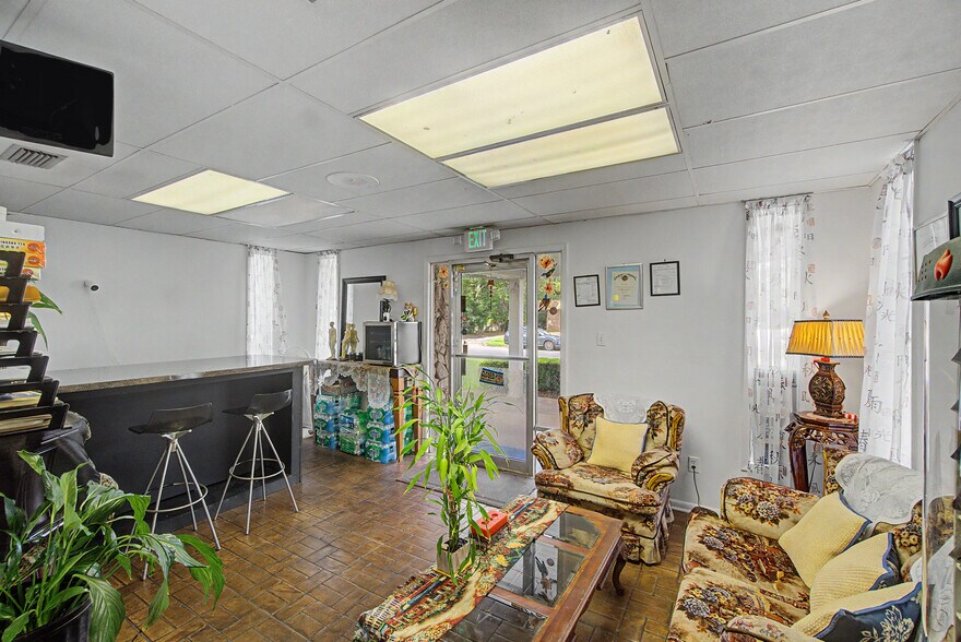 More Photos Of 71 Midtown Park W, Mobile Medical For Sale