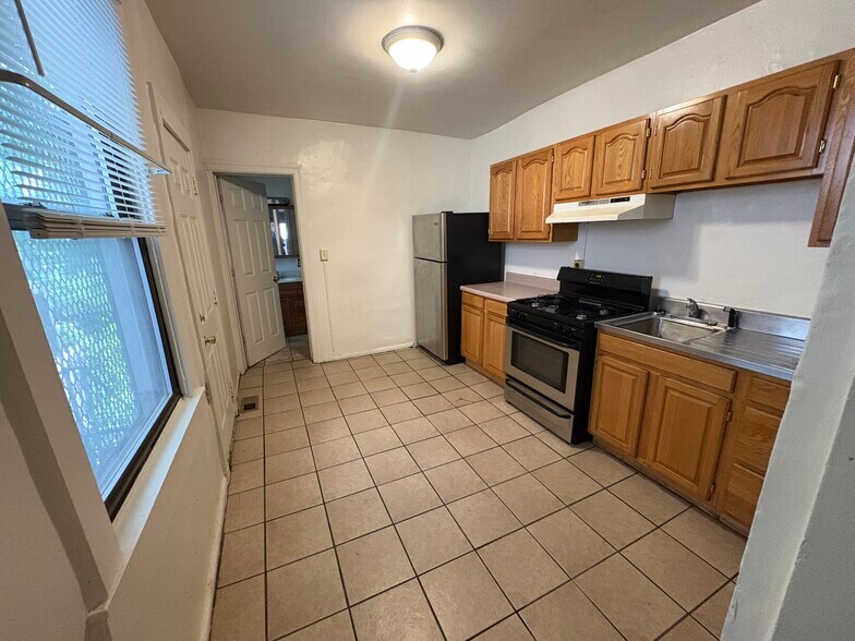 More Photos Of 885 W Lombard St, Baltimore Apartments For Sale