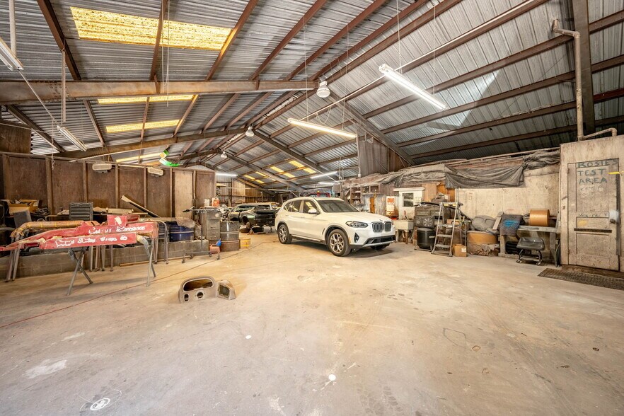 More Photos Of 4001 W St, Pensacola Distribution For Lease