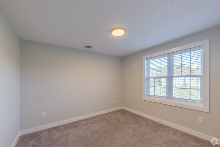 More Photos Of 5 Jakes Path, Middleboro Apartments For Sale