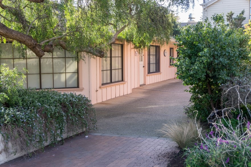 More Photos Of 99 Pacific St, Monterey Loft Creative Space For Lease