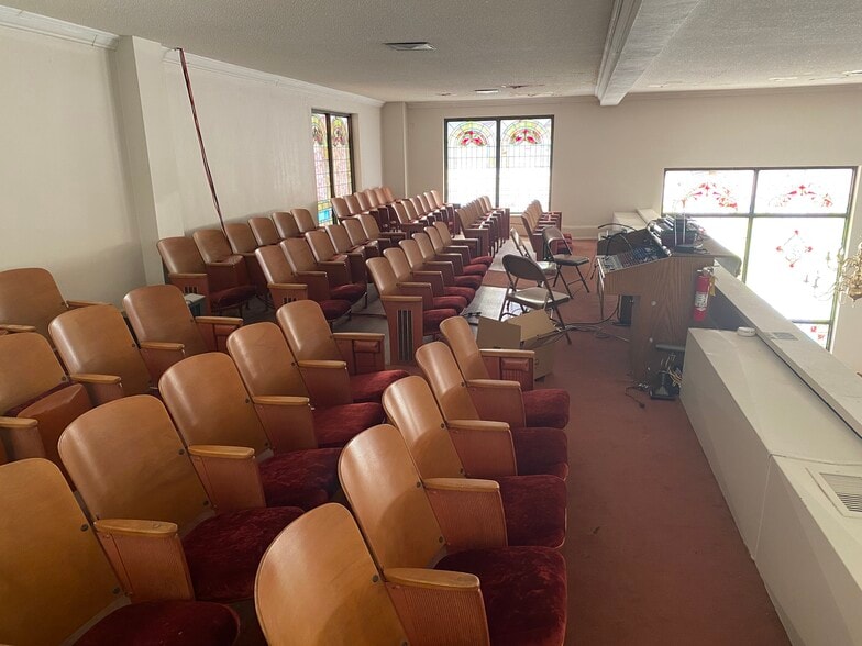 More Photos Of 201 S 8th St, Gadsden Religious Facility For Sale