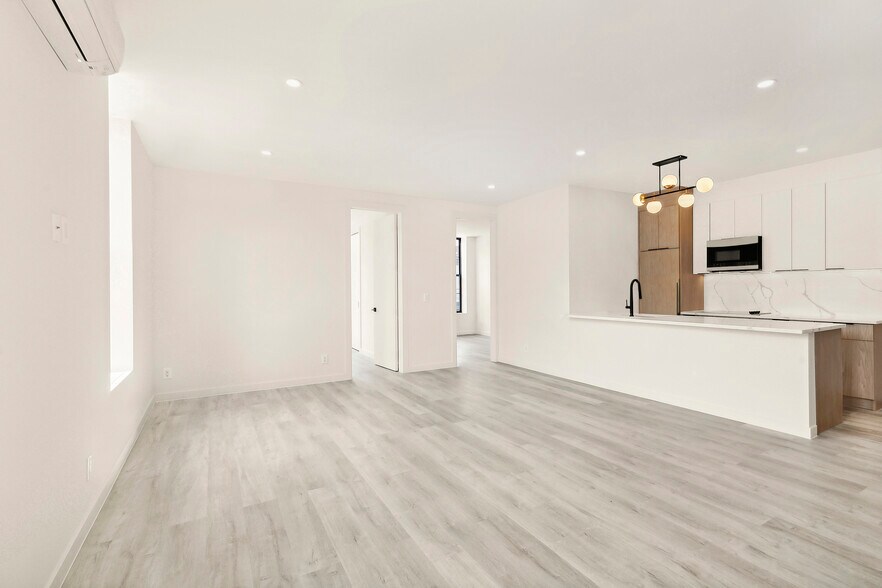 More Photos Of 814 Manhattan Ave, Brooklyn Apartments For Sale