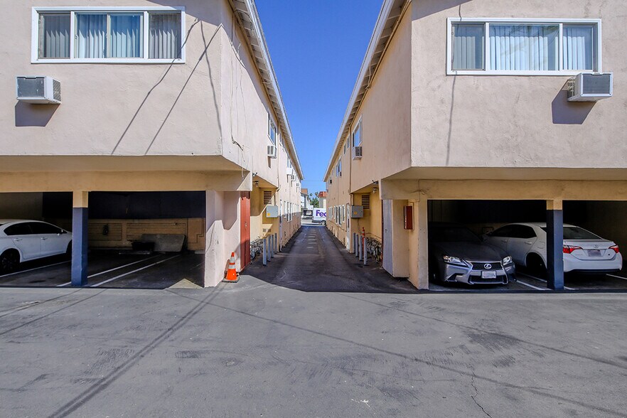 More Photos Of , Glendale Multifamily For Sale