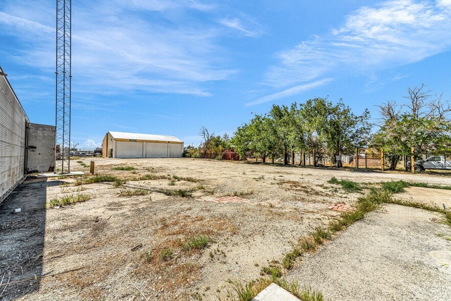 More Photos Of 42725 2nd St E, Lancaster Manufacturing For Sale