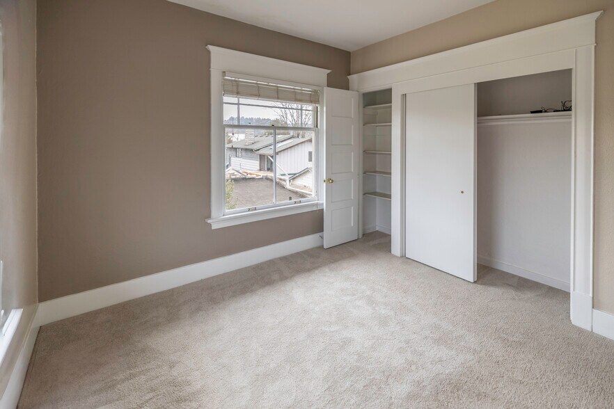 More Photos Of 506 1st St SW, Auburn Apartments For Sale