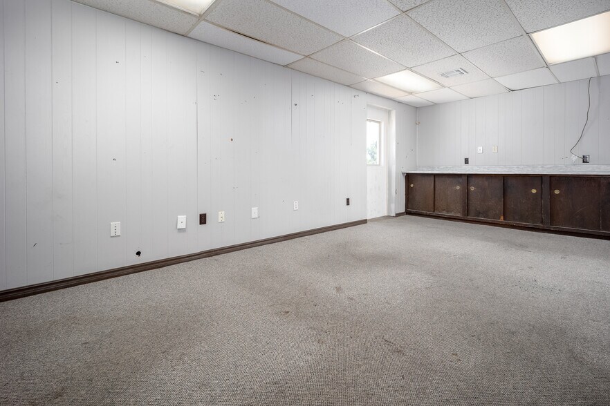 More Photos Of 6845 S Western Ave, Oklahoma City Distribution For Lease