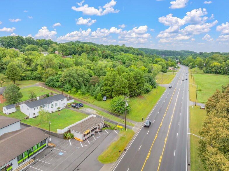 More Photos Of 927 S Charles G Seivers Blvd, Clinton General Retail For Sale