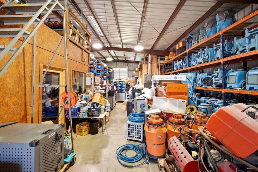 More Photos Of 1309 Illinois Ave, South Houston Warehouse For Sale