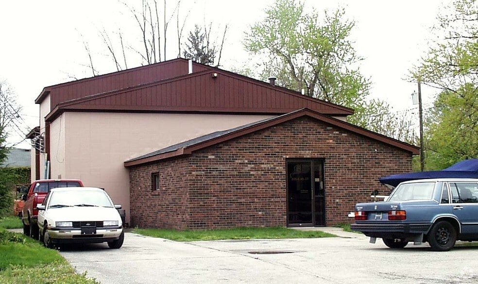 More Photos Of 2115 E 45th St, Indianapolis Light Manufacturing For Sale