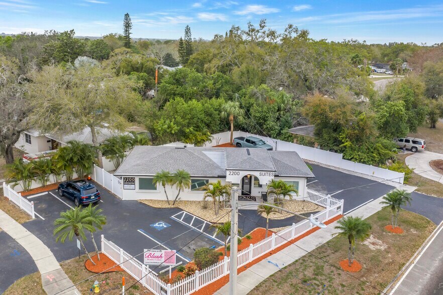 More Photos Of 2200 49th St N, Saint Petersburg Medical For Sale