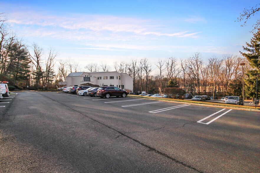 More Photos Of 561 Cranbury Rd, East Brunswick Medical For Sale