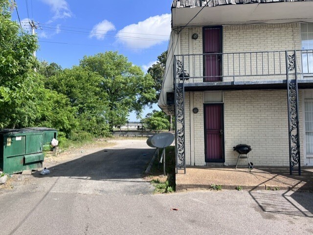 More Photos Of 3721 Millbranch Rd, Memphis Apartments For Sale