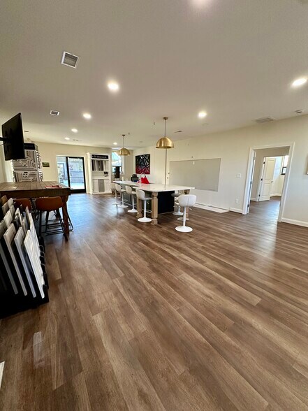 More Photos Of 1301 W Wendover Ave, Greensboro Medical For Sale