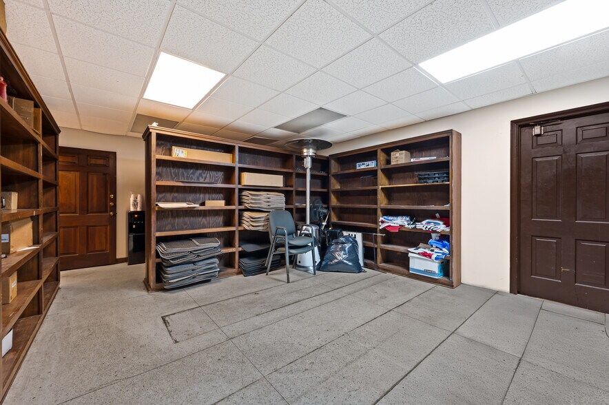More Photos Of 411 Spencer Hwy, South Houston Auto Dealership For Lease