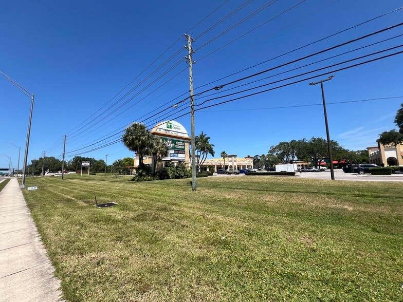 More Photos Of 13505 Icot Blvd, Clearwater Unknown For Lease