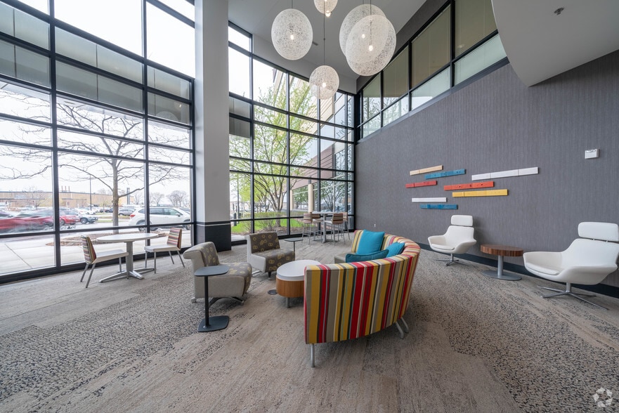 More Photos Of 3001 NE Broadway St, Minneapolis Office For Lease