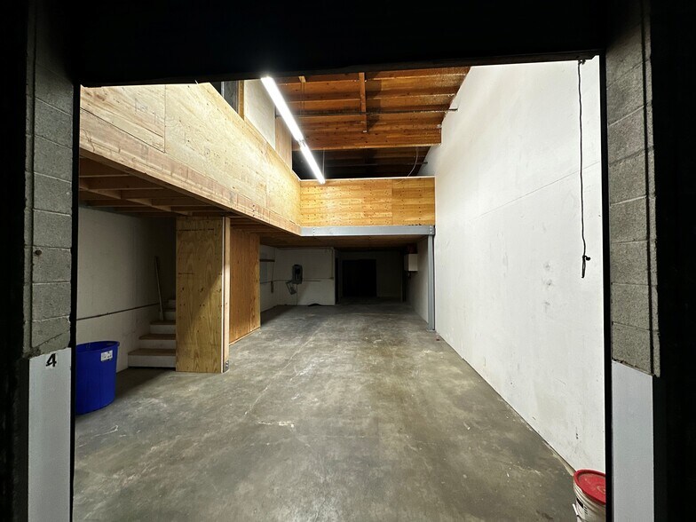 More Photos Of 4848 Colt St, Ventura Manufacturing For Sale