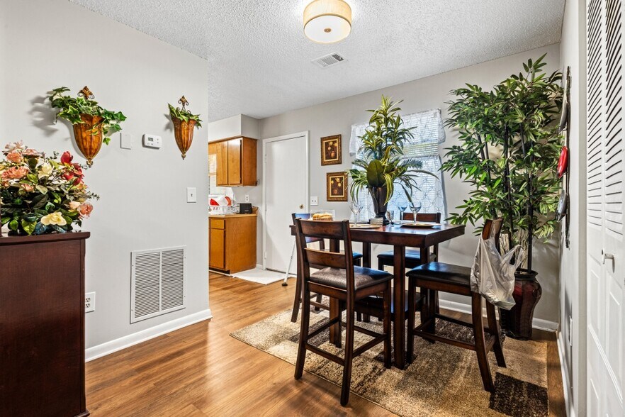 More Photos Of 82 Berry Dr, Newnan Apartments For Sale