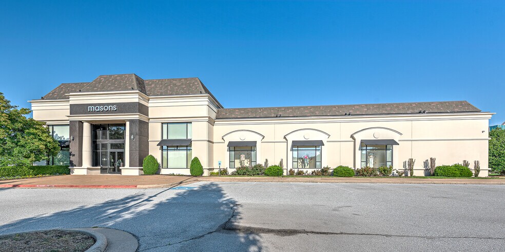 More Photos Of 1350 E Joyce Blvd, Fayetteville Freestanding For Sale