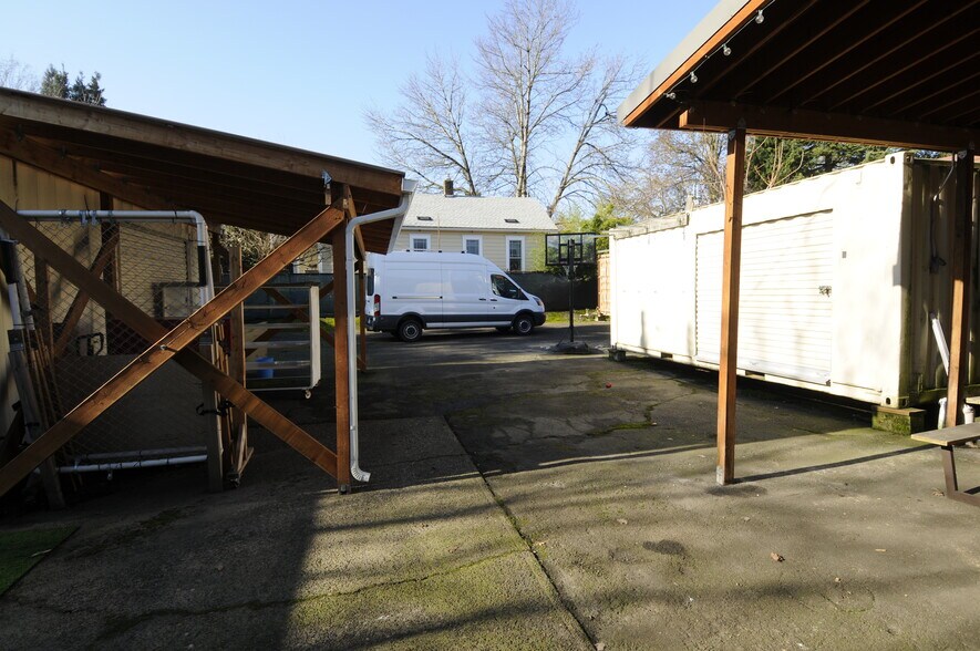 More Photos Of 2203 NE Martin Luther King Jr Blvd, Portland Light Manufacturing For Lease