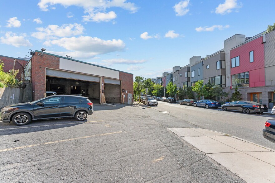 More Photos Of 510 E 2nd St, South Boston Warehouse For Lease