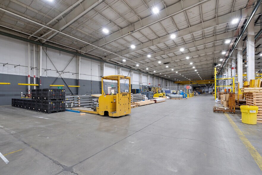 More Photos Of 4004 Fairview Industrial Dr SE, Salem Manufacturing For Sale