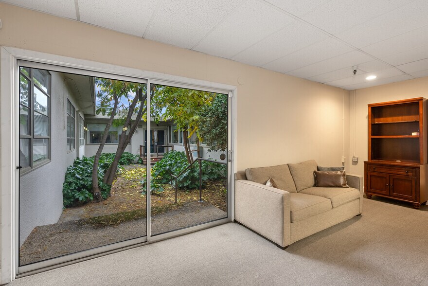 More Photos Of 564 S Dora St, Ukiah Medical For Lease