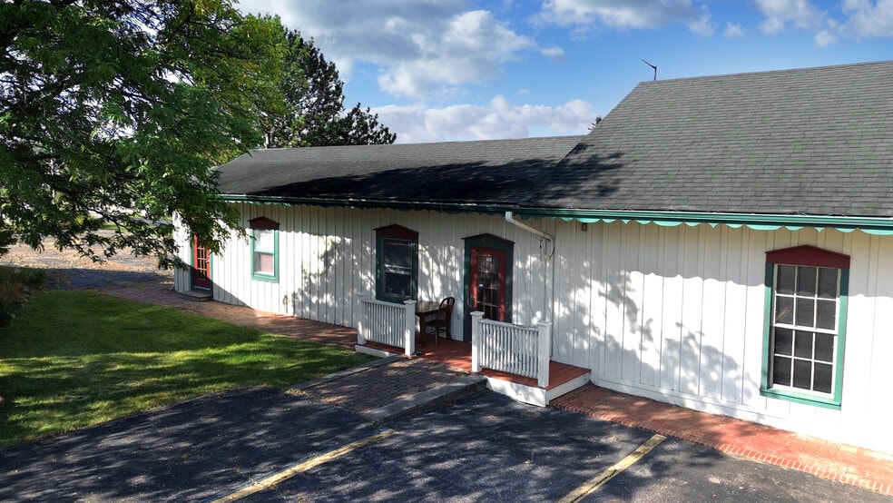 More Photos Of 320 E Grand Blanc Rd, Grand Blanc Office For Sale