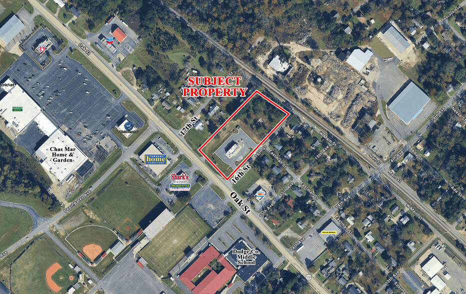 More Photos Of 6110 Oak St, Eastman Restaurant For Sale