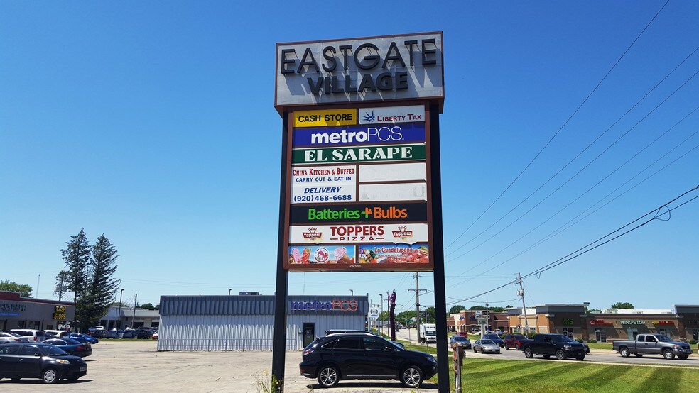 More Photos Of 2022-2042 E Mason St, Green Bay Storefront For Lease