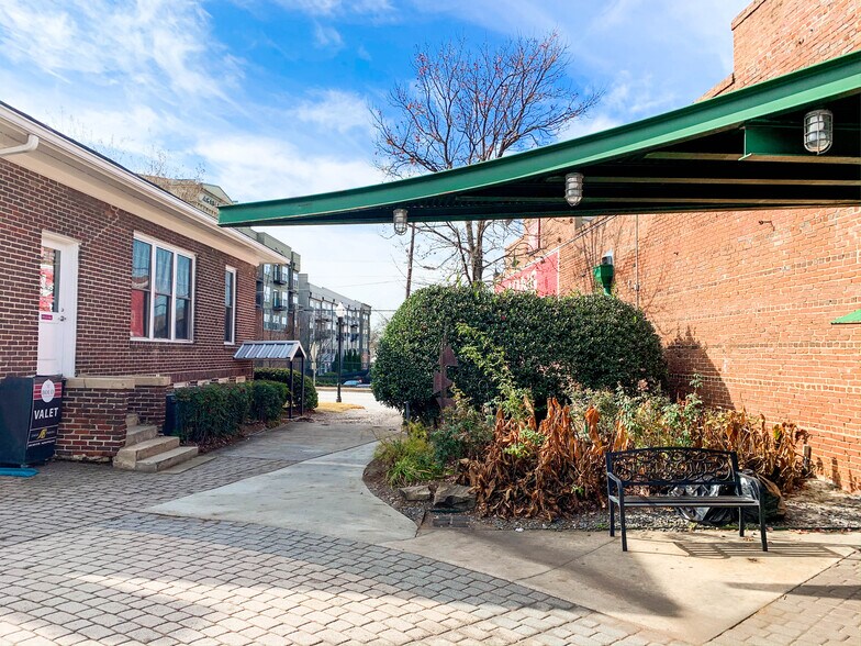 More Photos Of 887 W Marietta St NW, Atlanta Loft Creative Space For Lease
