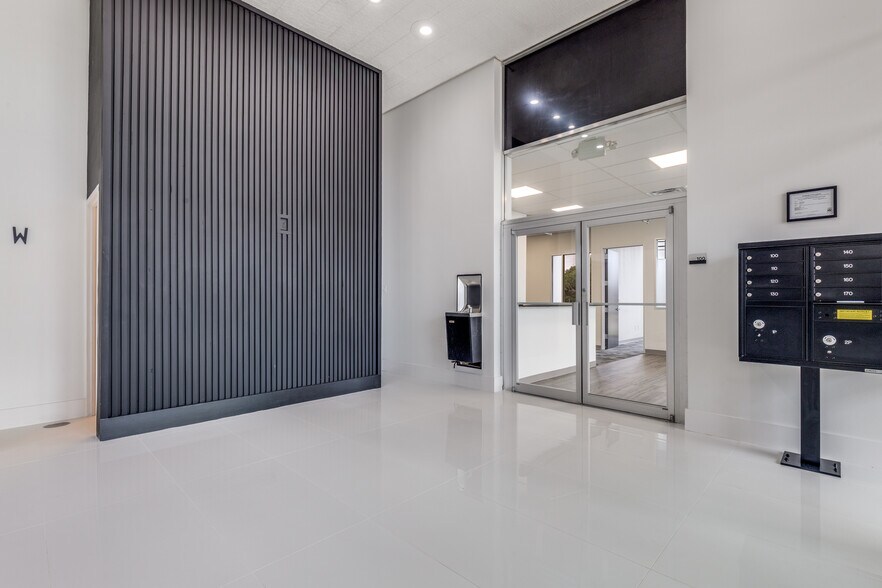 More Photos Of 2824 Valley View Ln, Farmers Branch Medical For Sale