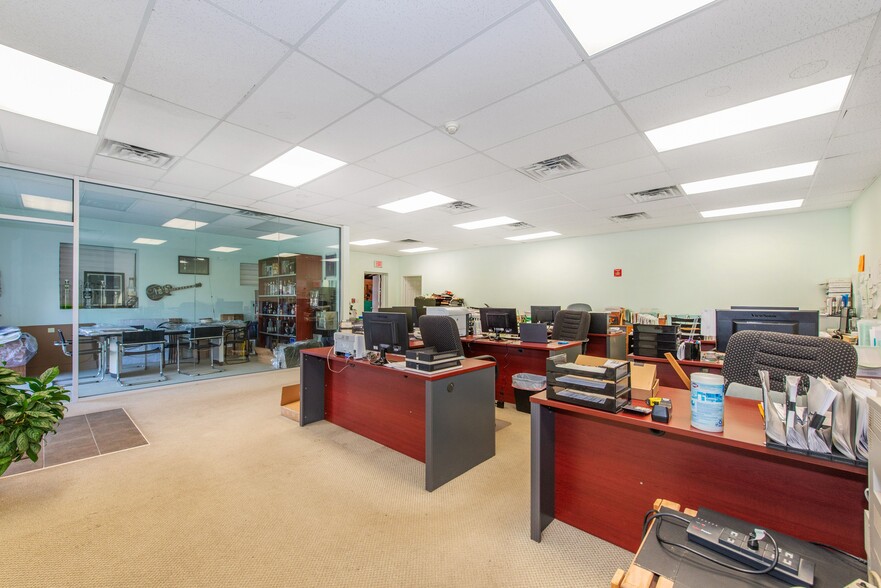 More Photos Of 1150 Newton St, North Brunswick Warehouse For Lease