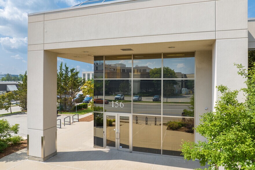 More Photos Of 156 Columbia St W, Waterloo Office For Lease