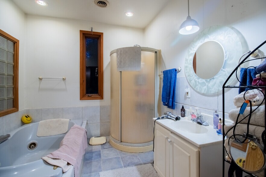 More Photos Of 40523 N Il Route 83, Antioch Apartments For Sale