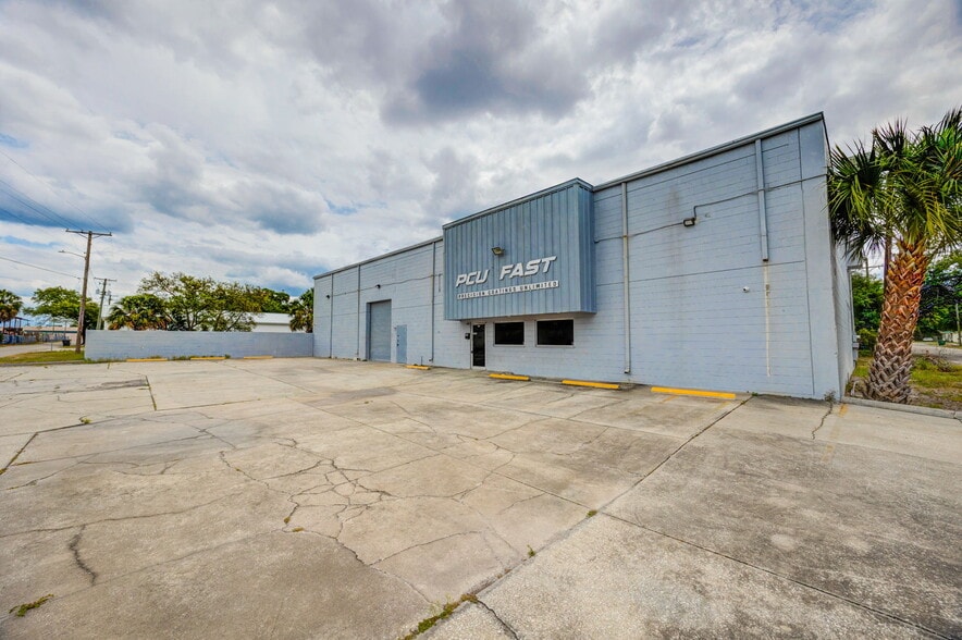More Photos Of 1001 E Skagway Ave, Tampa Warehouse For Lease