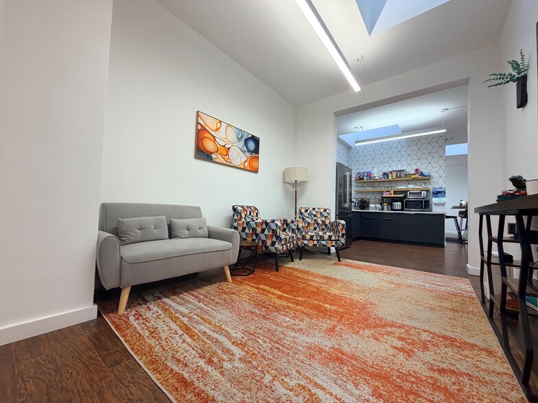 More Photos Of 142-156 Castro St, Mountain View Office For Lease