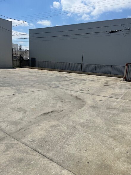 More Photos Of 2435 Stozier Ave, South El Monte Warehouse For Lease