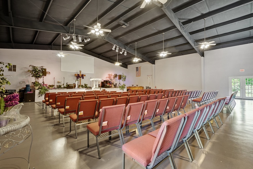 More Photos Of 13712 Rankin Cir, Houston Religious Facility For Sale